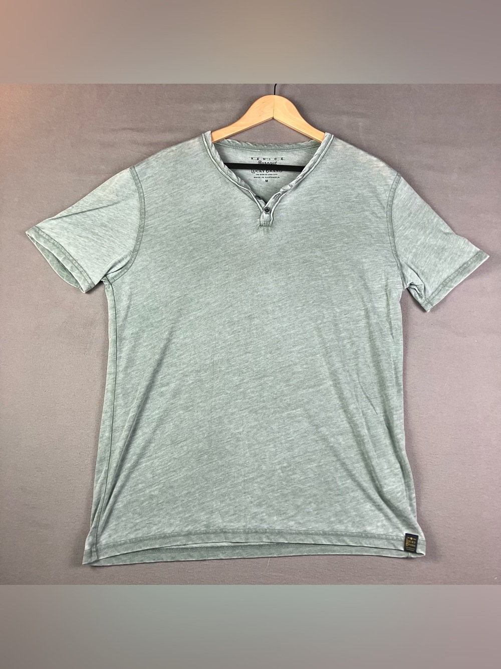 Lucky Brand Men's Size M Venice Burnout Short Sleeve Henley T-Shirt Sage Green.